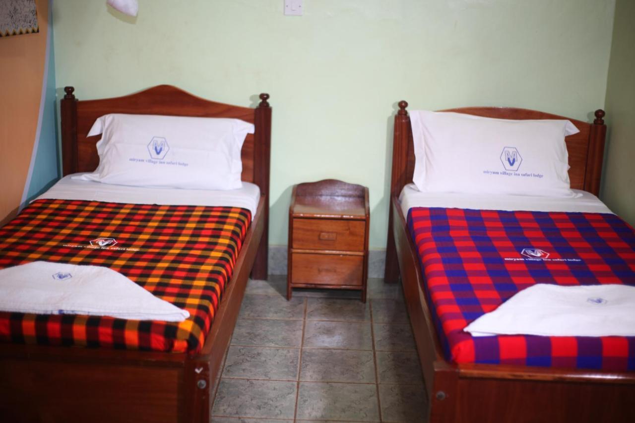 Miryams Village Inn Safari Lodge Sultan Hamud Ngoại thất bức ảnh