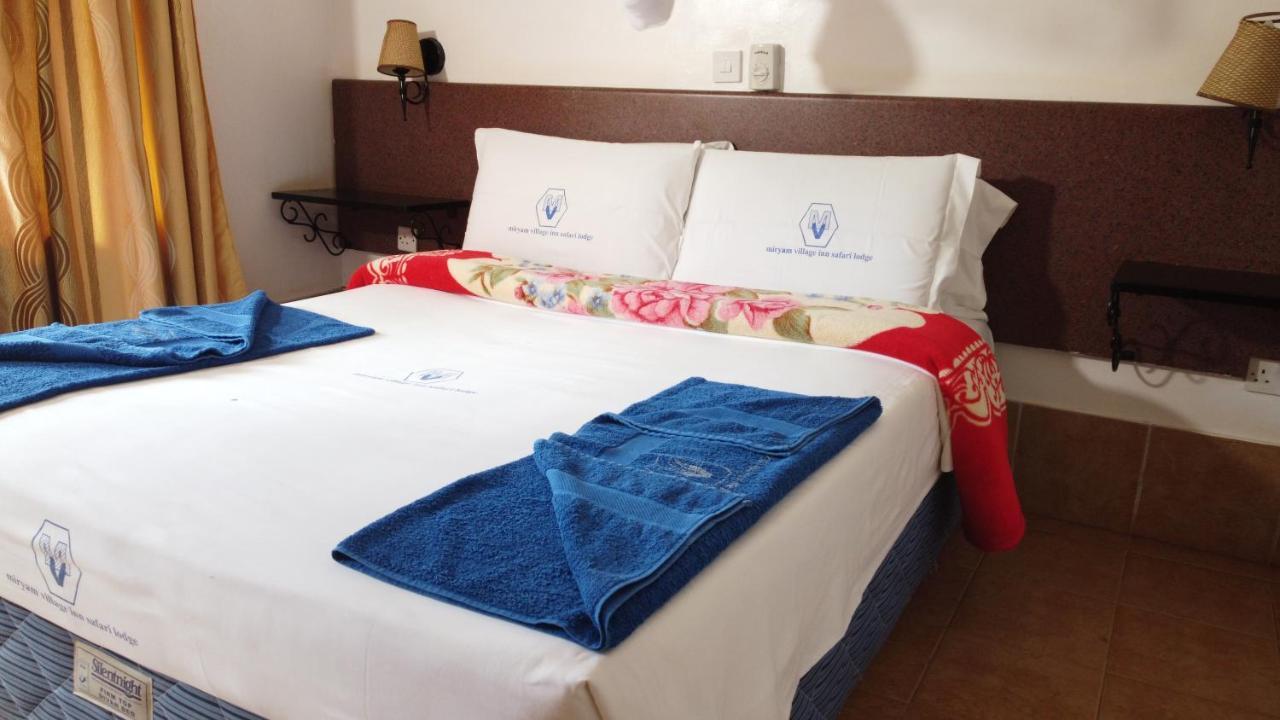 Miryams Village Inn Safari Lodge Sultan Hamud Ngoại thất bức ảnh