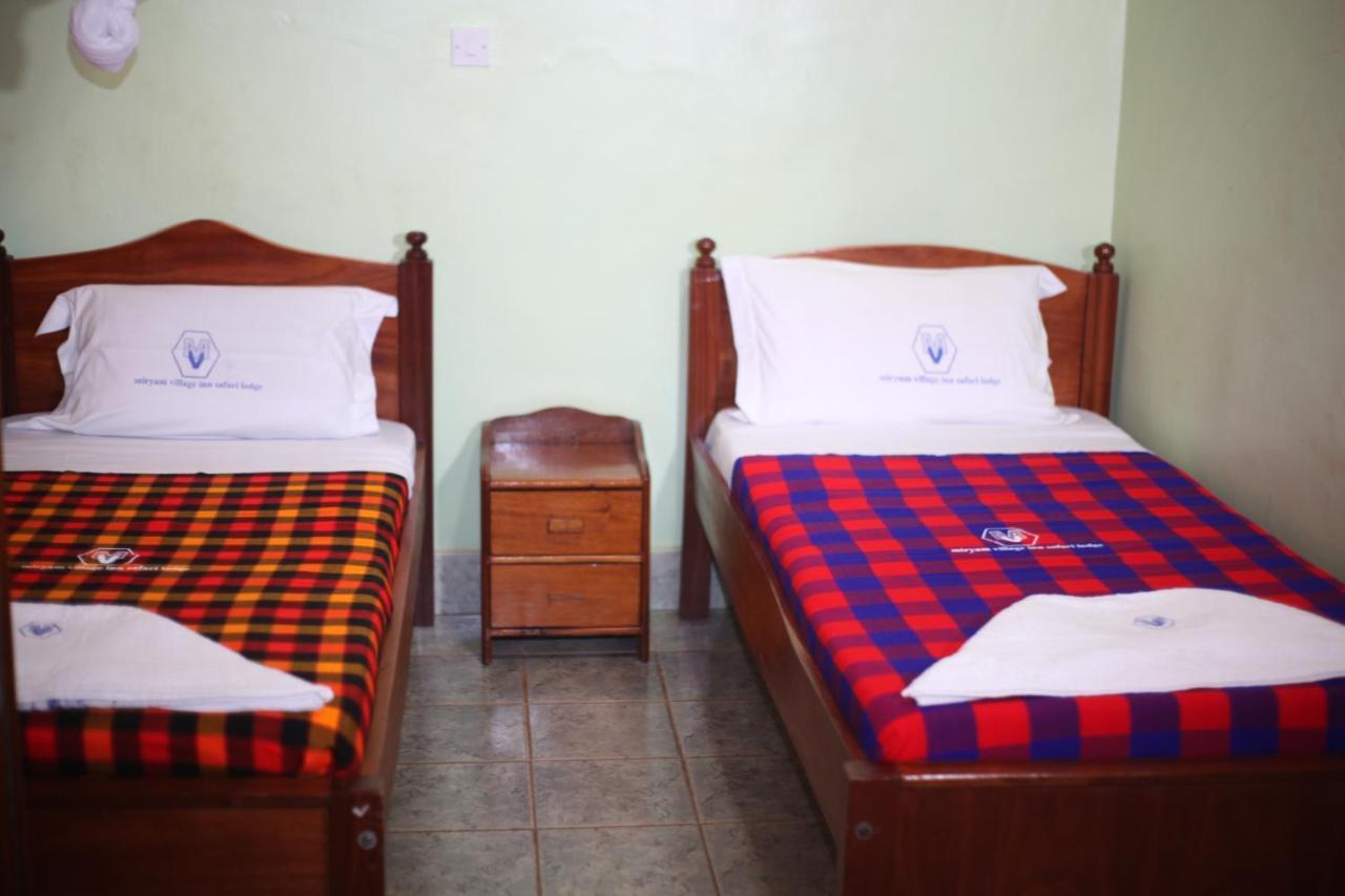 Miryams Village Inn Safari Lodge Sultan Hamud Ngoại thất bức ảnh