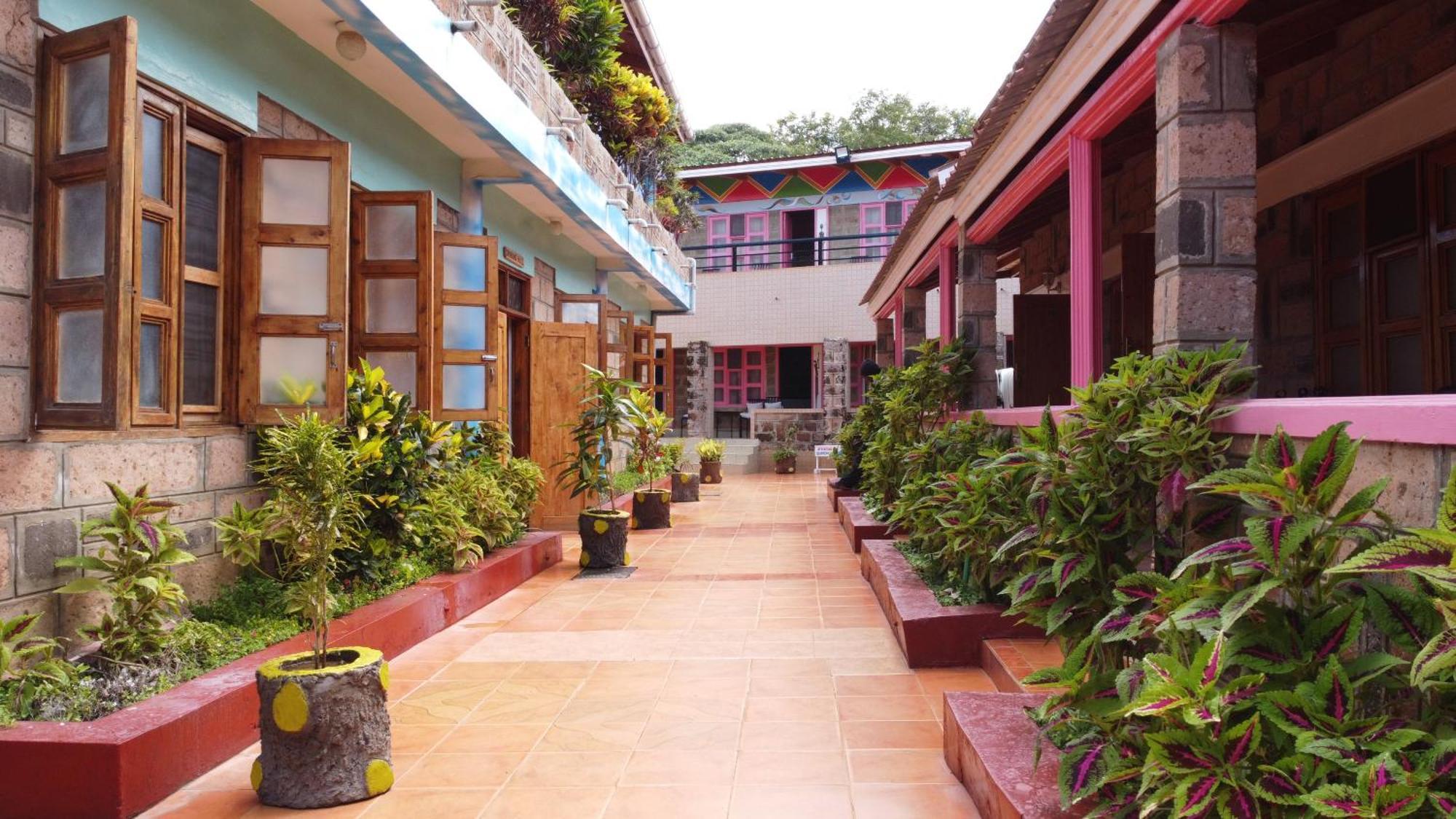 Miryams Village Inn Safari Lodge Sultan Hamud Ngoại thất bức ảnh