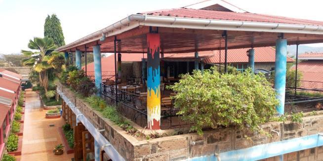 Miryams Village Inn Safari Lodge Sultan Hamud Ngoại thất bức ảnh