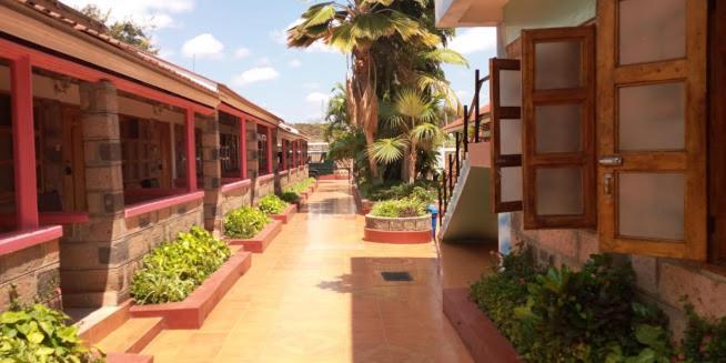 Miryams Village Inn Safari Lodge Sultan Hamud Ngoại thất bức ảnh
